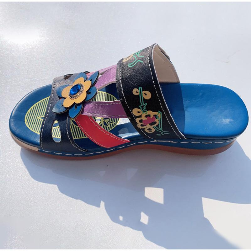 Orthopedic sandals with flowers